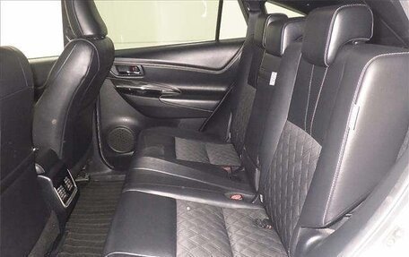 Toyota Harrier, 2020 год, 2 600 000 рублей, 6 фотография