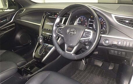 Toyota Harrier, 2020 год, 2 600 000 рублей, 8 фотография
