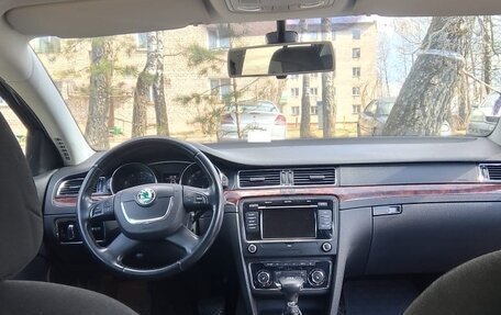 Skoda Superb III рестайлинг, 2011 год, 1 290 000 рублей, 2 фотография