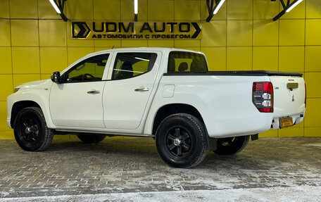 Mitsubishi L200 IV рестайлинг, 2021 год, 2 099 000 рублей, 7 фотография