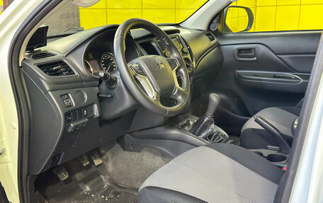 Mitsubishi L200 IV рестайлинг, 2021 год, 2 099 000 рублей, 9 фотография