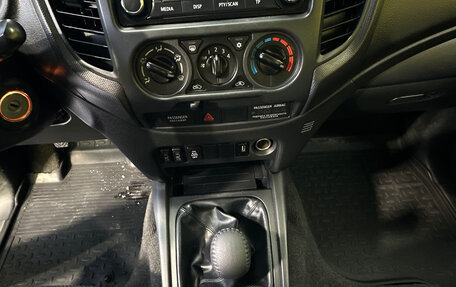 Mitsubishi L200 IV рестайлинг, 2021 год, 2 099 000 рублей, 15 фотография