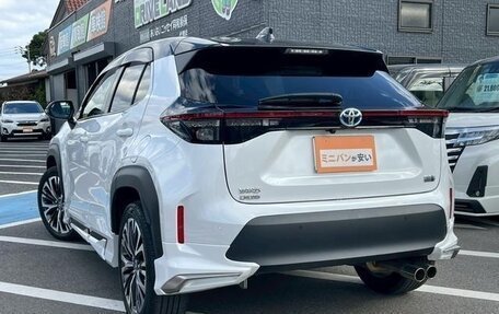 Toyota Yaris Cross, 2023 год, 1 720 000 рублей, 4 фотография