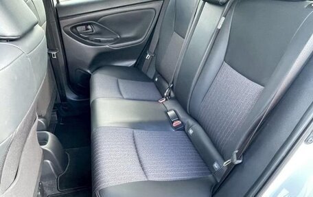 Toyota Yaris Cross, 2023 год, 1 720 000 рублей, 9 фотография