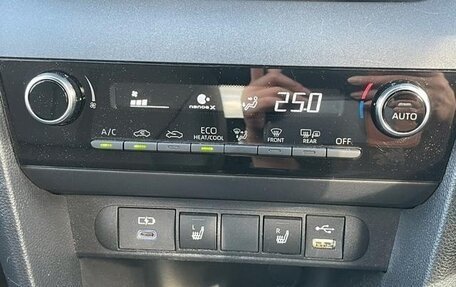 Toyota Yaris Cross, 2023 год, 1 720 000 рублей, 18 фотография