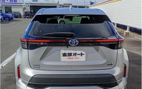 Toyota Yaris Cross, 2022 год, 1 650 000 рублей, 6 фотография