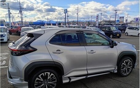 Toyota Yaris Cross, 2022 год, 1 650 000 рублей, 7 фотография