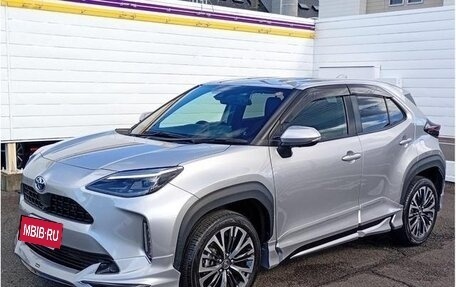 Toyota Yaris Cross, 2022 год, 1 650 000 рублей, 3 фотография