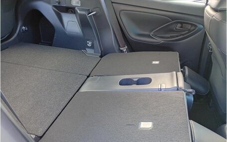 Toyota Yaris Cross, 2022 год, 1 650 000 рублей, 19 фотография