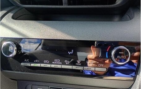 Toyota Yaris Cross, 2022 год, 1 650 000 рублей, 14 фотография