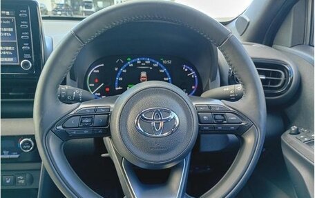 Toyota Yaris Cross, 2022 год, 1 650 000 рублей, 15 фотография