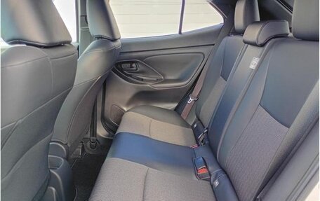 Toyota Yaris Cross, 2022 год, 1 650 000 рублей, 17 фотография