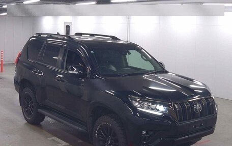 Toyota Land Cruiser Prado 150 рестайлинг 2, 2021 год, 8 000 000 рублей, 1 фотография