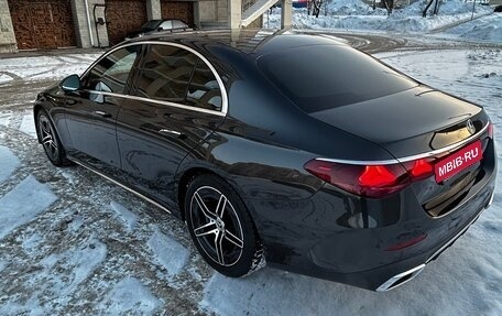 Mercedes-Benz E-Класс, 2024 год, 8 300 000 рублей, 3 фотография