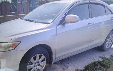 Toyota Camry, 2011 год, 900 000 рублей, 2 фотография