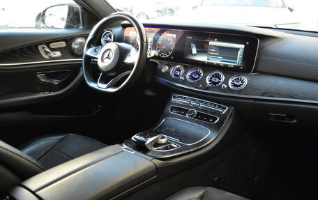 Mercedes-Benz E-Класс, 2017 год, 2 490 000 рублей, 29 фотография