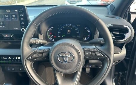 Toyota Yaris Cross, 2023 год, 1 680 000 рублей, 14 фотография
