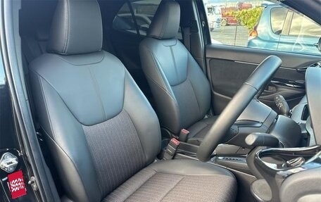 Toyota Yaris Cross, 2023 год, 1 680 000 рублей, 10 фотография