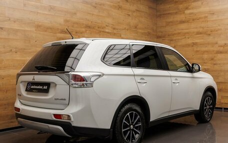 Mitsubishi Outlander III рестайлинг 3, 2014 год, 1 520 000 рублей, 4 фотография