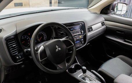 Mitsubishi Outlander III рестайлинг 3, 2014 год, 1 520 000 рублей, 11 фотография