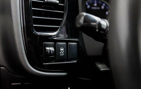 Mitsubishi Outlander III рестайлинг 3, 2014 год, 1 520 000 рублей, 13 фотография