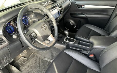 Toyota Hilux VIII, 2016 год, 3 800 000 рублей, 6 фотография