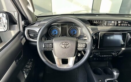 Toyota Hilux VIII, 2016 год, 3 800 000 рублей, 10 фотография