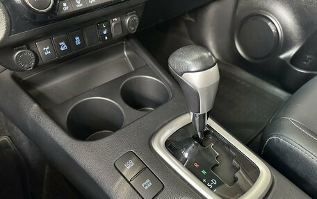 Toyota Hilux VIII, 2016 год, 3 800 000 рублей, 14 фотография
