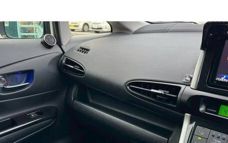 Toyota Wish II, 2013 год, 1 300 125 рублей, 29 фотография