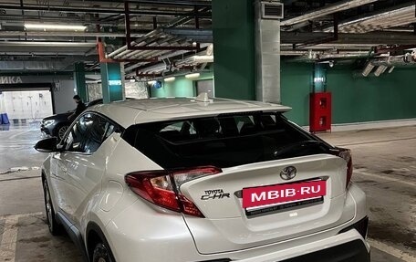 Toyota C-HR I рестайлинг, 2018 год, 2 690 000 рублей, 5 фотография