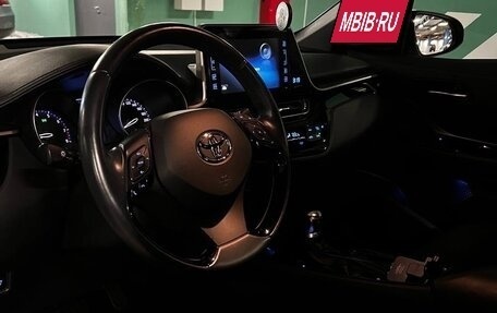 Toyota C-HR I рестайлинг, 2018 год, 2 690 000 рублей, 10 фотография