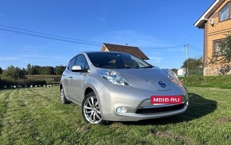Nissan Leaf I, 2011 год, 1 050 000 рублей, 9 фотография