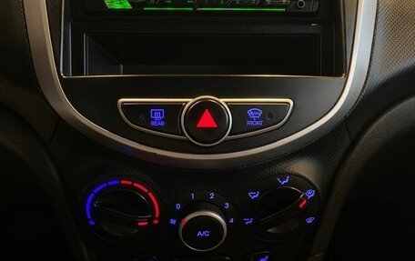 Hyundai Solaris II рестайлинг, 2011 год, 500 000 рублей, 15 фотография