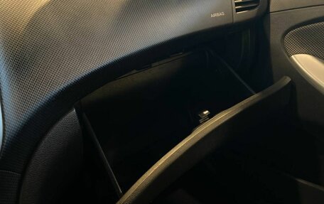 Hyundai Solaris II рестайлинг, 2011 год, 500 000 рублей, 30 фотография