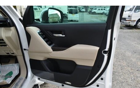 Toyota Land Cruiser, 2023 год, 15 500 000 рублей, 22 фотография