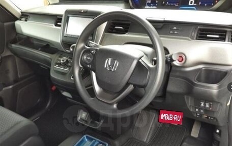 Honda Freed II, 2016 год, 1 359 000 рублей, 7 фотография