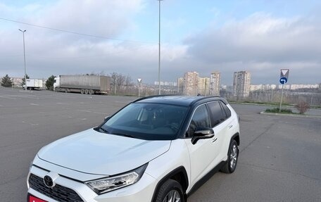 Toyota RAV4, 2021 год, 3 870 000 рублей, 7 фотография