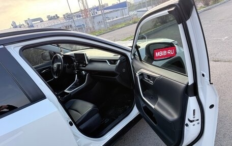 Toyota RAV4, 2021 год, 3 870 000 рублей, 12 фотография