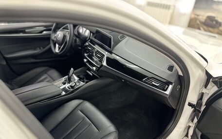 BMW 5 серия, 2018 год, 2 370 000 рублей, 18 фотография