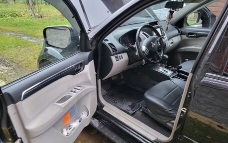 Mitsubishi Pajero Sport II рестайлинг, 2014 год, 185 000 рублей, 8 фотография