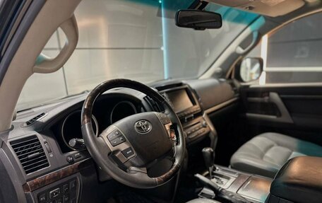 Toyota Land Cruiser 200, 2010 год, 2 850 000 рублей, 13 фотография