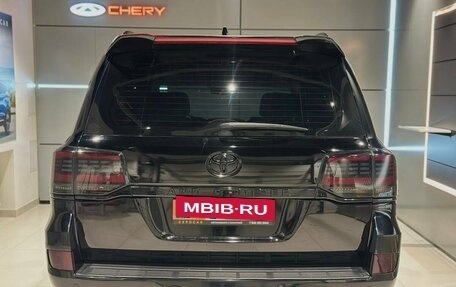 Toyota Land Cruiser 200, 2010 год, 2 850 000 рублей, 6 фотография