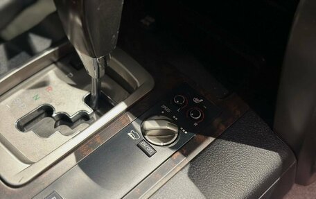 Toyota Land Cruiser 200, 2010 год, 2 850 000 рублей, 22 фотография