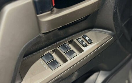 Toyota Land Cruiser 200, 2010 год, 2 850 000 рублей, 20 фотография