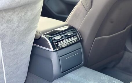 Audi A8, 2025 год, 12 700 334 рублей, 11 фотография