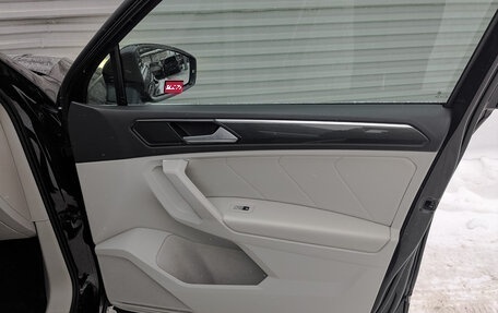 Volkswagen Tiguan II, 2018 год, 2 250 000 рублей, 23 фотография