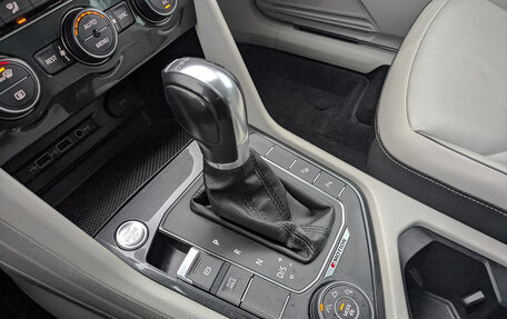 Volkswagen Tiguan II, 2018 год, 2 250 000 рублей, 28 фотография