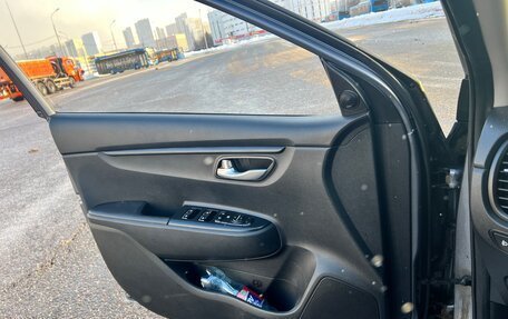 KIA Rio IV, 2019 год, 990 000 рублей, 10 фотография