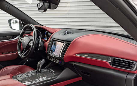 Maserati Levante I, 2018 год, 4 200 000 рублей, 11 фотография