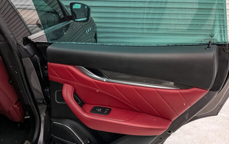 Maserati Levante I, 2018 год, 4 200 000 рублей, 27 фотография